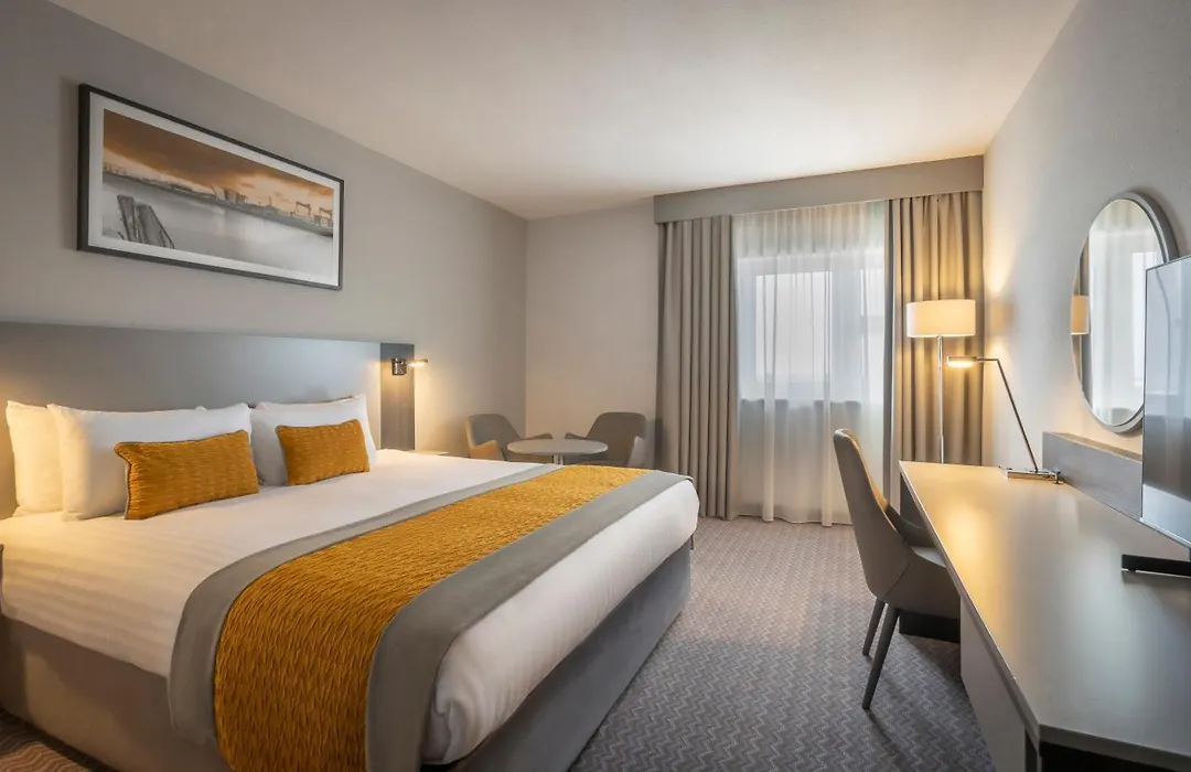Maldron Hotel Belfast International Airport-1